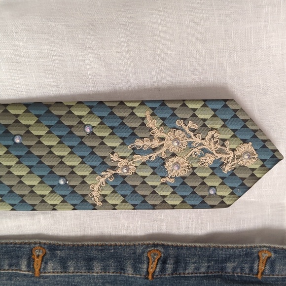 Vintage Tie - Picture 2 of 6